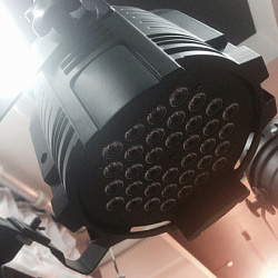 YPi USL-3036AP LED PAR64(black)