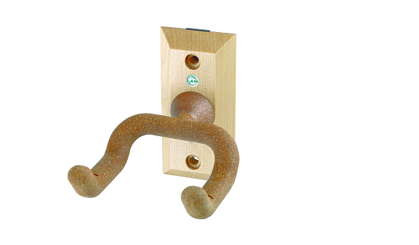 K&M 16220-000-95 - Настенный держатель для гитары на деревянном основании