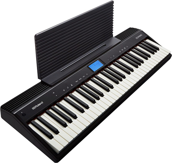 Портативное цифровое пианино ROLAND [GO:PIANO] (61 клавиша) чувствительность к скорости касания, 40 тембров, Bluetooth, метроном, рекордер, эффекты (хорус, реверберация), работа от батареек, вес 3,9 кг.