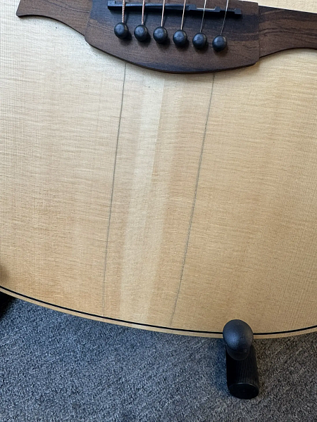 Уценённый товар LAG T70D-nat - Акустическая гитара дредноут,трещина на вехней деке