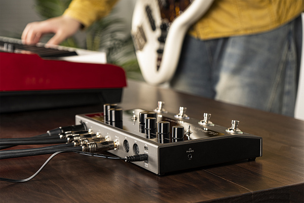 Valeton VLP-400 - Напольный лупер для гитары на 7 часов записи