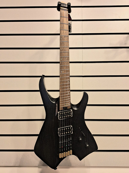 MOLLO NH600 BK - Электрогитара безголовая, с чехлом