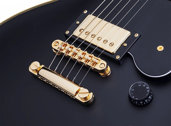 Электрогитара SCHECTER [SOLO-II CUSTOM ABSN] электрогитара 6-струнная, корпус: красное дерево, гриф: красное дерево, накладка: черное дерево, 22 лада, цвет: Aged Black Satin (ABSN)