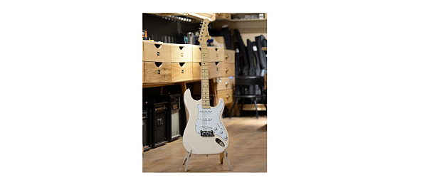 G&L Tribute Legacy Gloss White MP Poplar - Электрогитара