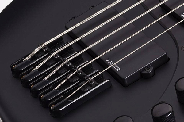 Бас-гитара SCHECTER [STILETTO STEALTH-5 SBK] бас-гитара 5-струнная,  корпус: липа, гриф: клен, накладка: палисандр, 24 лада, цвет: Satin Black (SBK)