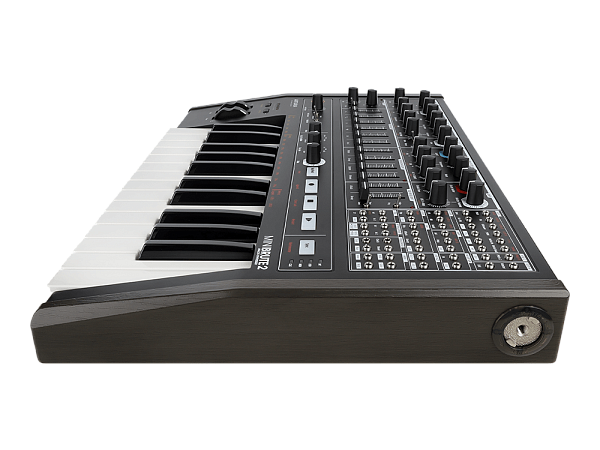 Синтезатор [531003] Arturia [MiniBrute 2 Noir] лимитированная серия MiniBrute 2 в уникальном дизайне.