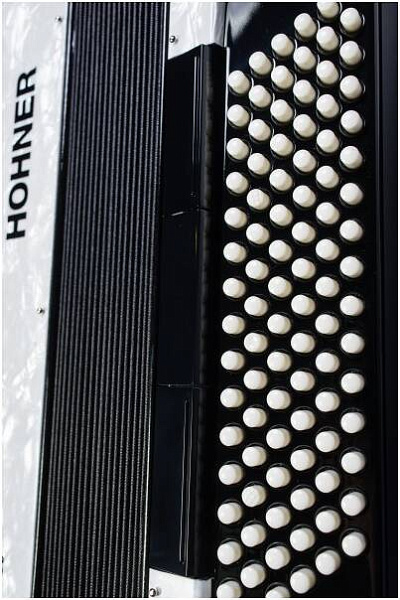 HOHNER Nova III 96 white (C-stepped) - Баян
