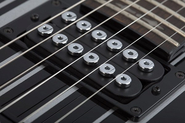 Электрогитара SCHECTER [SYNYSTER STANDARD BLK] электрогитара 6-струнная, корпус: красное дерево, гриф: 3-кусковое красное дерево, накладка: черное дерево, 24 лада, цвет: Black (BLK)