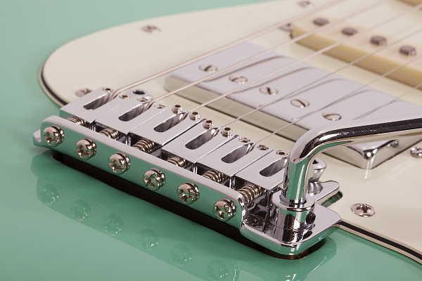 Электрогитара SCHECTER [NICK JOHNSTON TRAD-HSS A. GREEN] электрогитара 6-струнная, корпус: ольха, гриф: обоженный клён, накладка черное дерево, на болтах, звукосниматели: HSS, 22 лада, цвет: Atomic Green