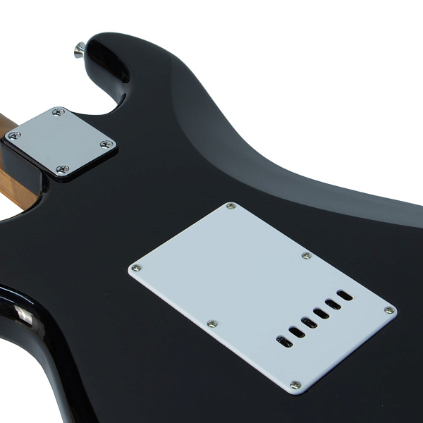 Bosstone SG-03 V.2 BK - Электрогитара Stratоcaster с чехлом, цвет чёрный