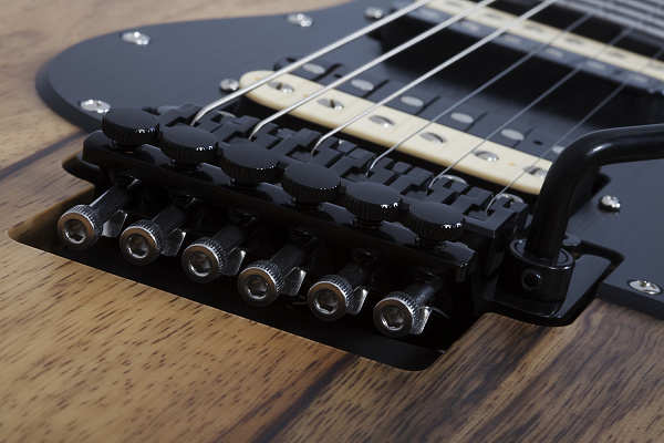 Электрогитара SCHECTER [SUN VALLEY SUPER SHREDDER EXOTIC BLACK LIMBA BL] электрогитара 6-струнная, корпус: черная лимба, гриф: венге, накладка: черное дерево, 24 лада, цвет: Black Limba (BL)