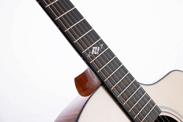 Aion Q30 - Акустическая гитара 