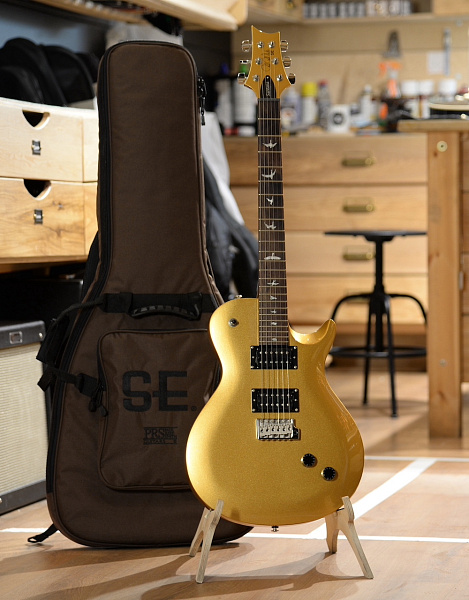 PRS SE SANTANA SINGLECUT TREM EGYPTIAN GOLD - Электрогитара с чехлом