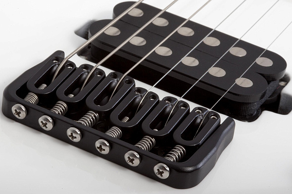 Электрогитара SCHECTER [REAPER-6 CUSTOM G.WHT] электрогитара 6-струнная,корпус: красное дерево, гриф: венге, накладка: черное дерево, 24 лада, цвет: Gloss White
