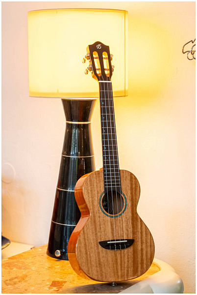 FLIGHT IRIS Tinta Tenor NA - Укулеле тенор