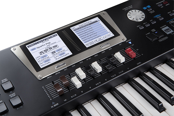 Roland BK-9 Клавишный инструмент с аккомпанементом