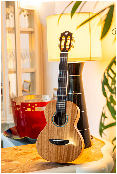 FLIGHT IRIS Tinta Tenor NA - Укулеле тенор