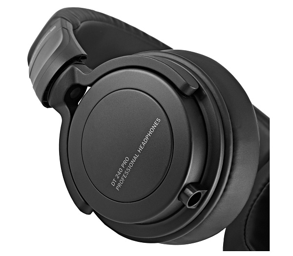 Beyerdynamic DT 240 PRO - Компактные накладные наушники