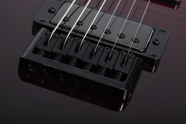 Электрогитара SCHECTER [C-1 STANDARD BB] электрогитара 6-струнная, корпус: красное дерево, топ из капа, гриф: печеный клен, накладка: палисандр, 24 лада, цвет BloodBurst (BB)