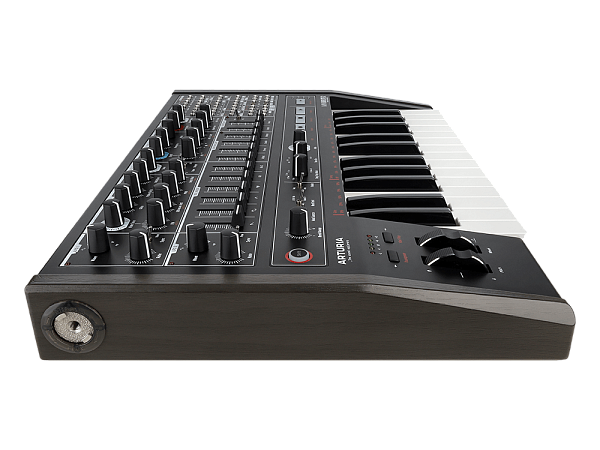 Синтезатор [531003] Arturia [MiniBrute 2 Noir] лимитированная серия MiniBrute 2 в уникальном дизайне.