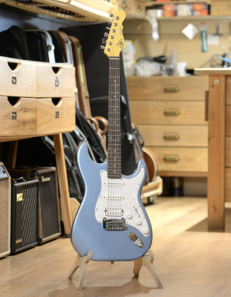 G&L Tribute Legacy HB Lake Placid Blue RW Poplar - Электрогитара