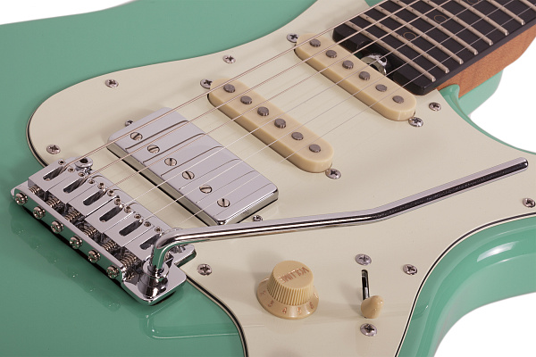 Электрогитара SCHECTER [NICK JOHNSTON TRAD-HSS A. GREEN] электрогитара 6-струнная, корпус: ольха, гриф: обоженный клён, накладка черное дерево, на болтах, звукосниматели: HSS, 22 лада, цвет: Atomic Green