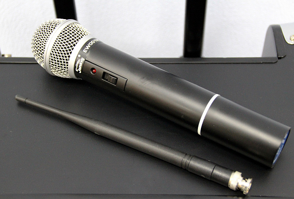 Soundking PA10W - Акустическая система аккумуляторная с микрофоном, 50Вт