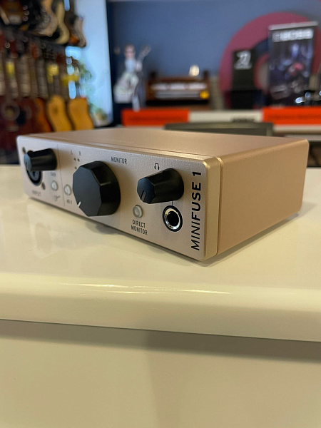 Arturia MiniFuse 1 Champagne USB - Аудиоинтерфейс