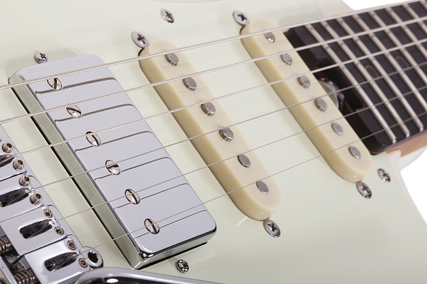 Электрогитара SCHECTER [NICK JOHNSTON TRAD-HSS A. SNOW] электрогитара 6-струнная, корпус: ольха, гриф: обоженный клён, накладка черное дерево, на болтах, звукосниматели: HSS, 22 лада, цвет: Atomic Snow