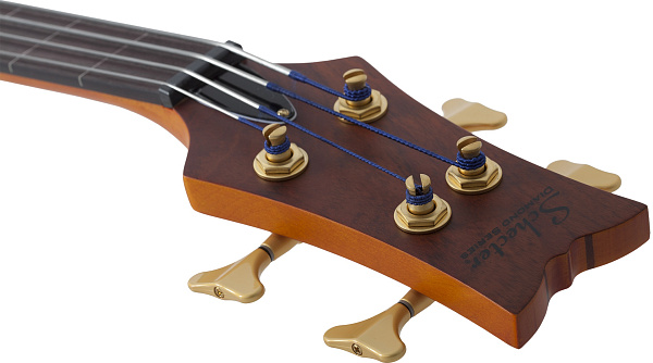 Бас-гитара безладовая  SCHECTER [STILETTO STUDIO-4 FL HSN] бас-гитара 4-струнная безладовая, корпус: красное дерево, топ: бубинга, гриф: клен/многослойный орех, накладка: палисандр, цвет: Honey Satin (HSN)