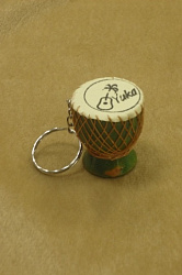 YUKA KCH-1 Брелок-джембе, цвет в ассортименте.