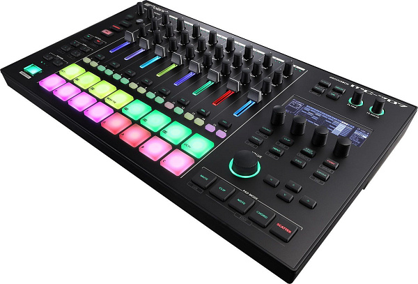 Профессиональный 8-дорожечный грувбокс ROLAND [MC-707] с ZEN-Core генератором (128 голосов), 16 пэдами, 64-шаговым секвенсором, лупером, 90 типами мультиэффектов, поддержкой SD-карт, USB и MIDI.