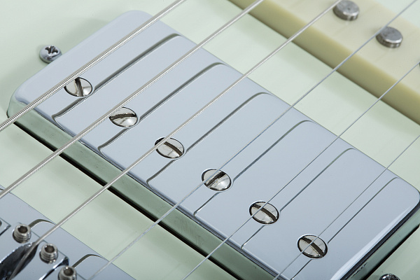 Электрогитара SCHECTER [NICK JOHNSTON TRAD-HSS A. SNOW] электрогитара 6-струнная, корпус: ольха, гриф: обоженный клён, накладка черное дерево, на болтах, звукосниматели: HSS, 22 лада, цвет: Atomic Snow