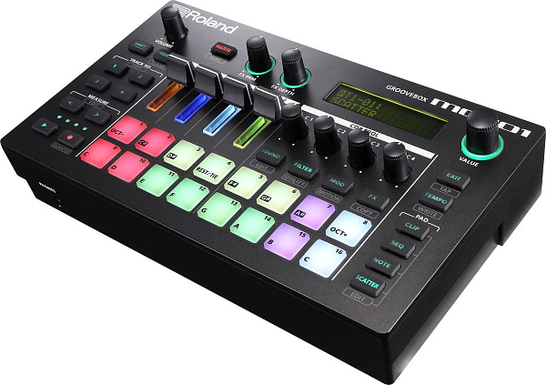 Компактный 4-трековый грувбокс ROLAND [MC-101] с ZEN-Core генератором, 16 пэдами, лупером, секвенсором на 64 шага, эффектами, работает от батареек.