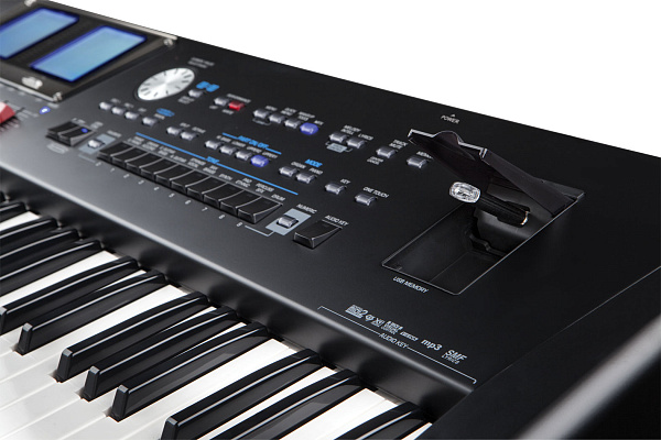 Roland BK-9 Клавишный инструмент с аккомпанементом
